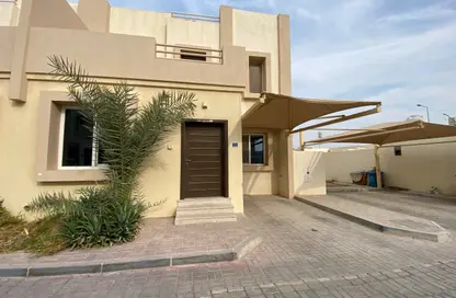 فيلا - 4 غرف نوم - 3 حمامات للايجار في شارع زكريت - الخريطيات - أم صلال محمد