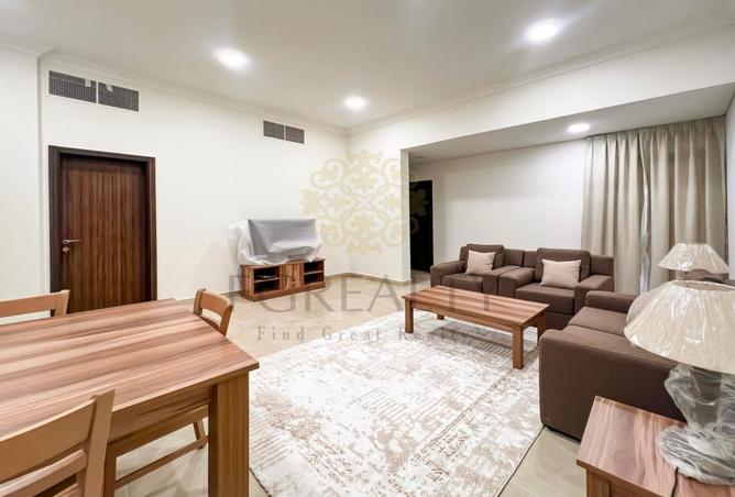 989081 - Property Image 2