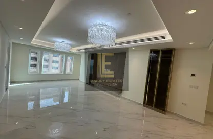 Apartment - 2 Bedrooms - 3 Bathrooms for sale in West Porto Drive - Porto Arabia - The Pearl Island - Doha