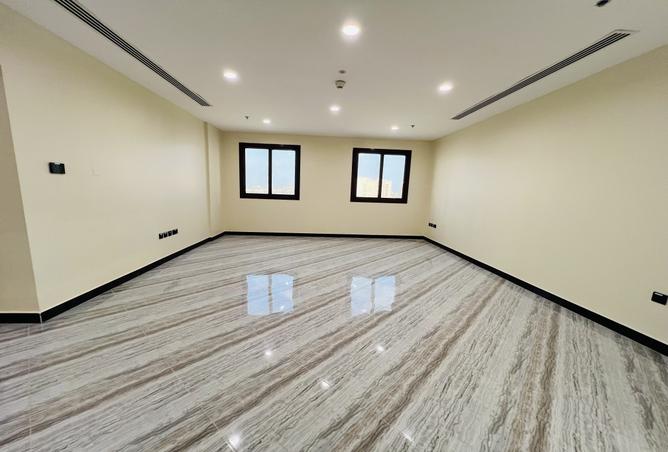 988555 - Property Image 2