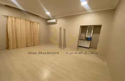 Apartment - 1 Bathroom for rent in Al Duhail North - Al Duhail - Doha