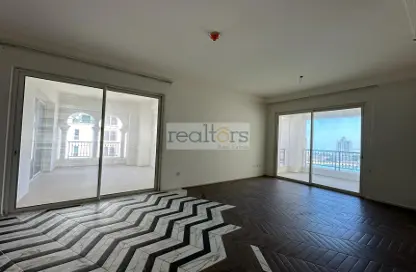 Empty Room image for: Apartment - 2 Bedrooms - 3 Bathrooms for rent in Viva East - Viva Bahriyah - The Pearl Island - Doha, Image 1