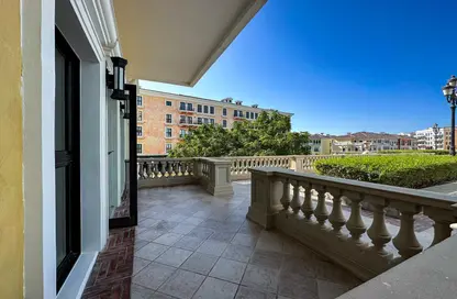 Apartment - 1 Bedroom - 2 Bathrooms for rent in Carnaval - Qanat Quartier - The Pearl Island - Doha