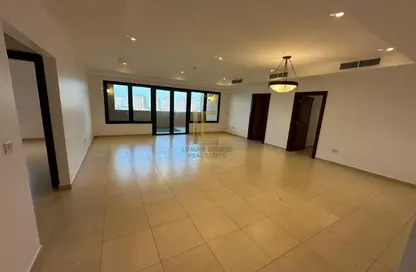 شقة - 3 غرف نوم - 4 حمامات للايجار في طريق بورتو الغربي - بورتو أرابيا - جزيرة اللؤلؤة - الدوحة