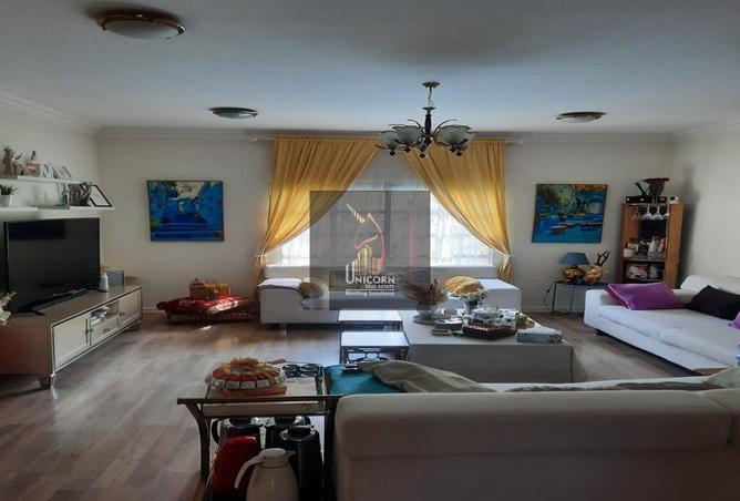 953263 - Property Image 2