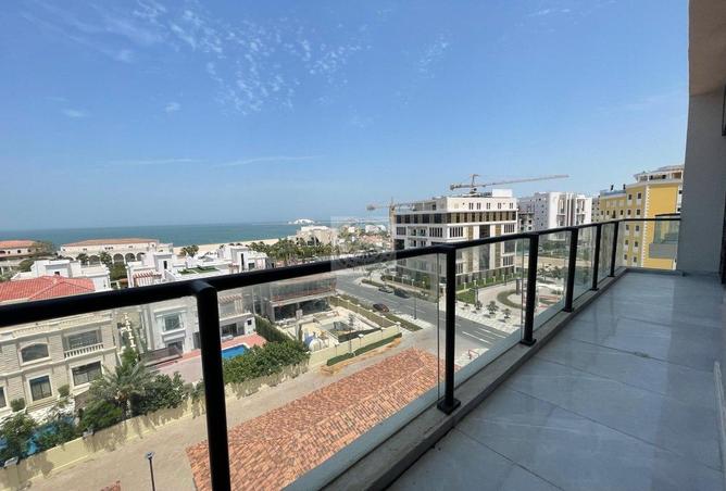 Apartment - 2 Bedrooms - 3 Bathrooms for rent in The Pearl Island - Doha