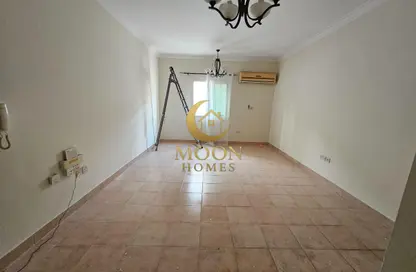 شقة - 3 غرف نوم - 3 حمامات للايجار في شارع المطار القديم - طريق المطار القديم - الدوحة