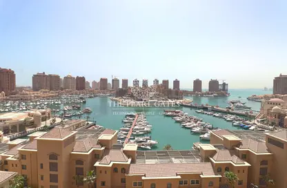شقة - 2 غرف نوم - 3 حمامات للبيع في طريق بورتو الغربي - بورتو أرابيا - جزيرة اللؤلؤة - الدوحة
