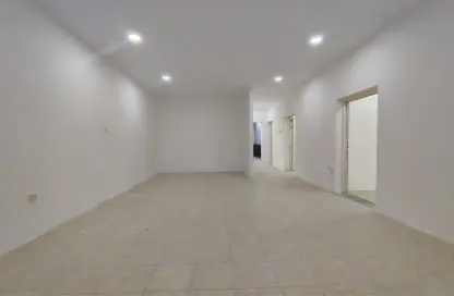Apartment - 3 Bedrooms - 2 Bathrooms for rent in Muraikh - AlMuraikh - Doha