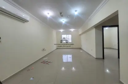 Apartment - 2 Bedrooms - 2 Bathrooms for rent in Umm Ghuwailina - Doha