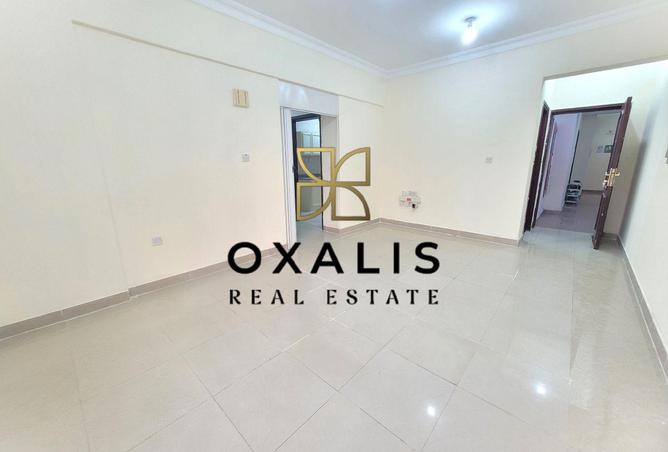 945818 - Property Image 2