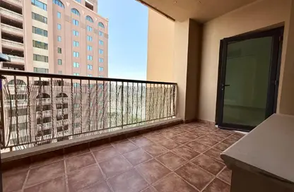 Apartment - 1 Bedroom - 2 Bathrooms for rent in West Porto Drive - Porto Arabia - The Pearl Island - Doha