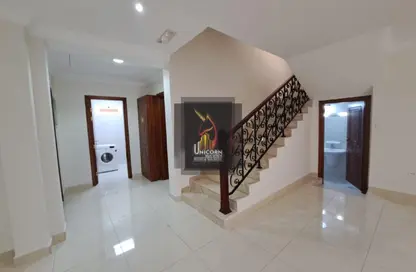 مجمع سكني - 5 غرف نوم - 5 حمامات للايجار في شارع العزيزة - العزيزية - الدوحة