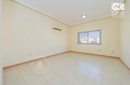 Villa - 4 Bedrooms - 4 Bathrooms for rent in Umm Al Seneem Street - Ain Khaled - Doha