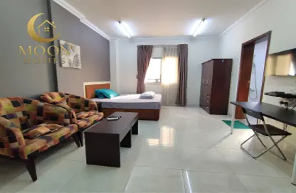 Apartment - Studio - 1 Bathroom for rent in Umm Ghwailina Comm - Umm Ghuwalina - Umm Ghuwailina - Doha