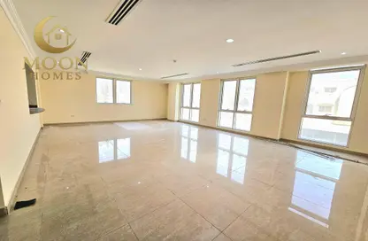 شقة - 4 غرف نوم - 5 حمامات للايجار في شارع المطار القديم - طريق المطار القديم - الدوحة شقة - 4 غرف نوم - 5 حمامات للايجار في شارع المطار القديم - طريق المطار القديم - الدوحة