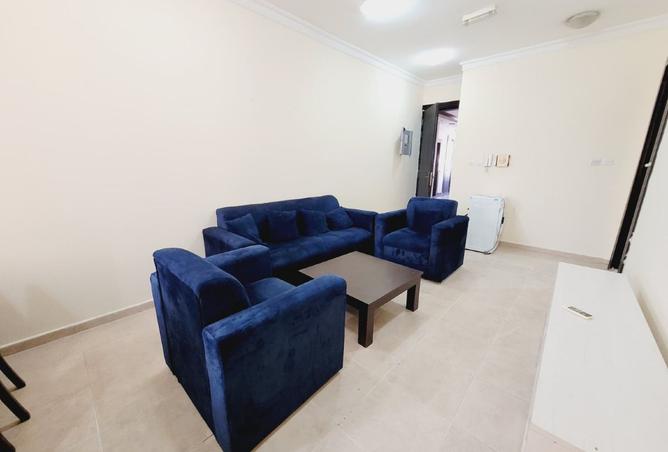 956851 - Property Image 2