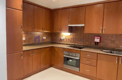 Apartment - 2 Bedrooms - 3 Bathrooms for rent in Tower 12 - Porto Arabia - The Pearl Island - Doha