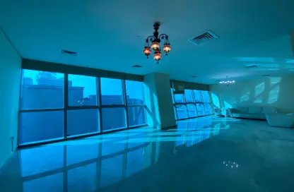 Apartment - 3 Bedrooms - 5 Bathrooms for rent in Zig Zag Tower A - Zig Zag Towers - West Bay - Doha