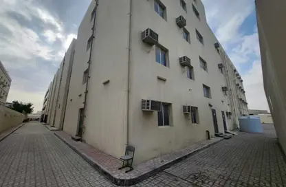 سكن عمال - استوديو - 8 حمامات للايجار في المنطقة الصناعية - المنطقة الصناعية - الدوحة