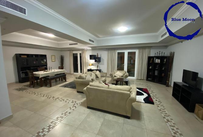 Apartment - 2 Bedrooms - 3 Bathrooms for rent in East Porto Drive - Porto Arabia - The Pearl Island - Doha