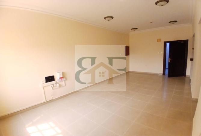 952758 - Property Image 3