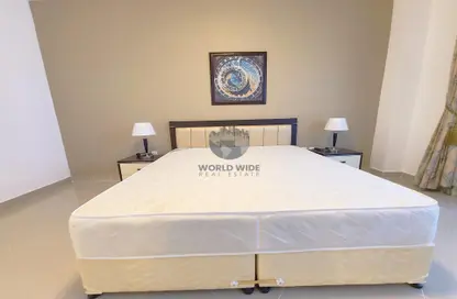 Room / Bedroom image for: Apartment - 3 Bedrooms - 4 Bathrooms for rent in West Bay - West Bay - Doha, Image 1