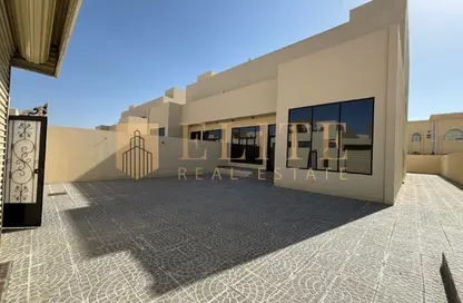 Villa - 5 Bedrooms - 6 Bathrooms for rent in Umm Salal Mahammad - Umm Salal Mohammed - Doha