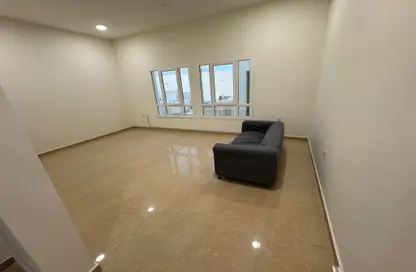 Apartment - Studio - 1 Bathroom for rent in Umm Al Seneem Street - Ain Khaled - Doha