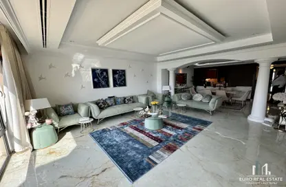 Living Room image for: Townhouse - 2 Bedrooms - 3 Bathrooms for rent in East Porto Drive - Porto Arabia - The Pearl Island - Doha, Image 1
