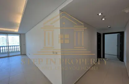 Apartment - 2 Bedrooms - 4 Bathrooms for rent in Viva West - Viva Bahriyah - The Pearl Island - Doha