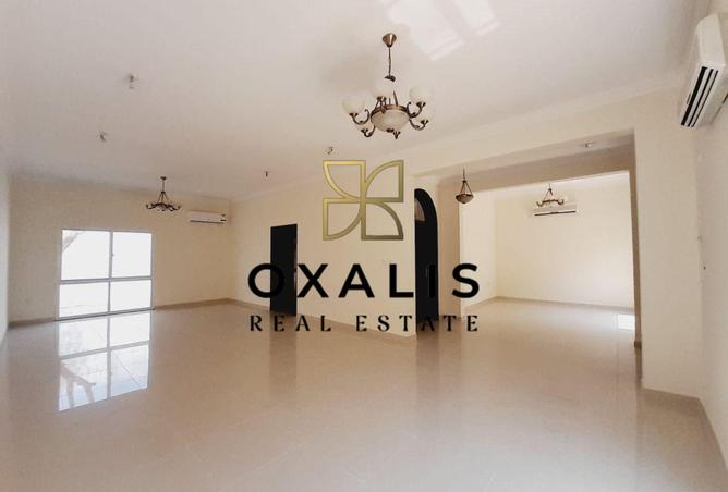 942091 - Property Image 2