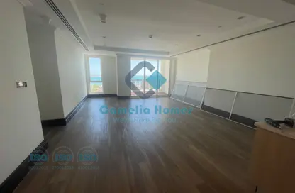Apartment - 2 Bedrooms - 3 Bathrooms for rent in Viva West - Viva Bahriyah - The Pearl Island - Doha