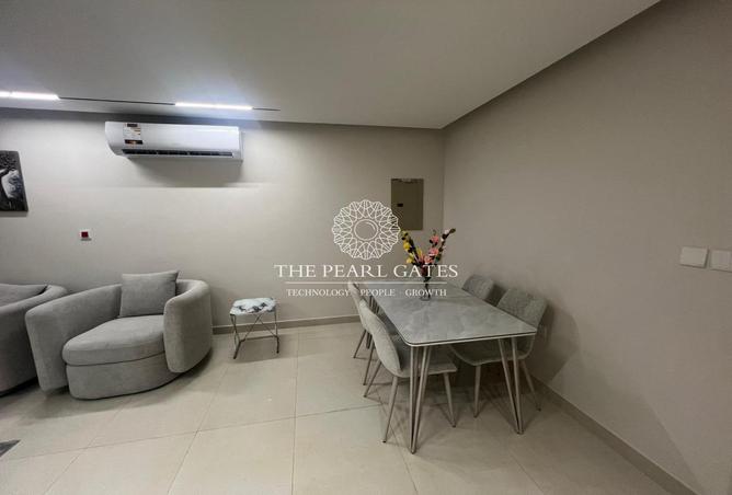 981819 - Property Image 2