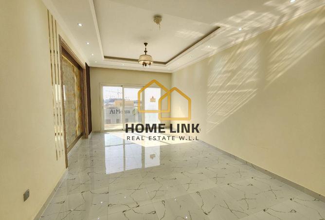 979000 - Property Image 2