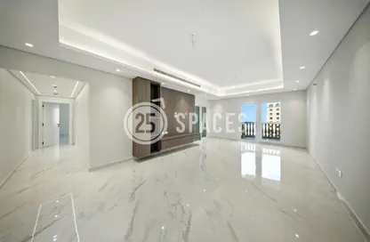 Apartment - 2 Bedrooms - 3 Bathrooms for sale in West Porto Drive - Porto Arabia - The Pearl Island - Doha