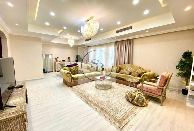 976393 - Property Image 2