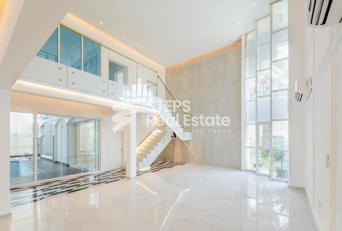 940195 - Property Image 2