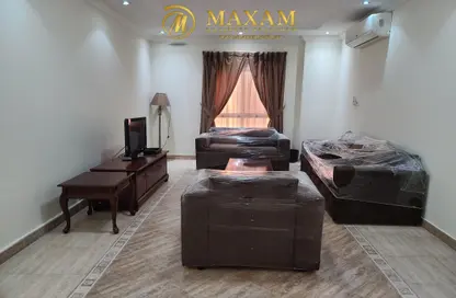 Living Room image for: Apartment - 1 Bedroom - 1 Bathroom for rent in Al Sadd - Al Sadd - Doha, Image 1