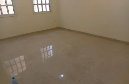 شقة - 3 غرف نوم - 2 حمامات للايجار في شارع حطين - المنتزه - الدوحة