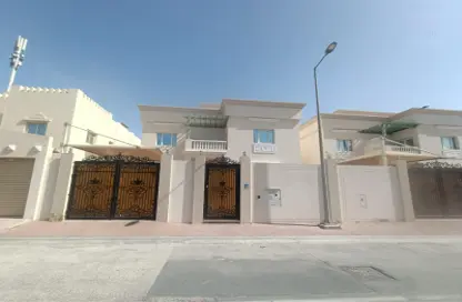 فيلا - 7 غرف نوم - 7 حمامات للايجار في شارع النعيجة - غرب الهلال - الهلال - الدوحة