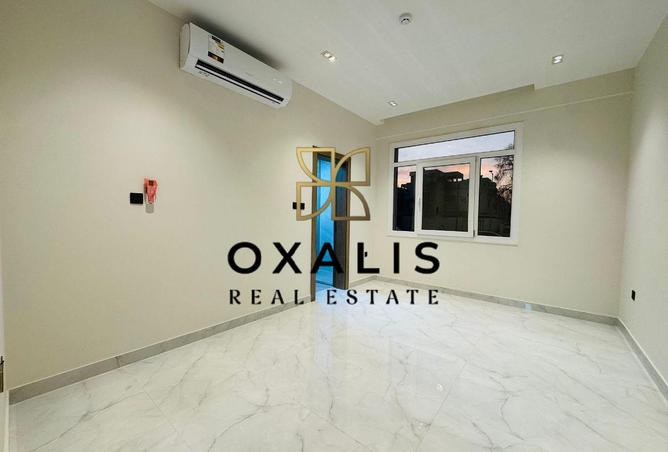 1004240 - Property Image 3