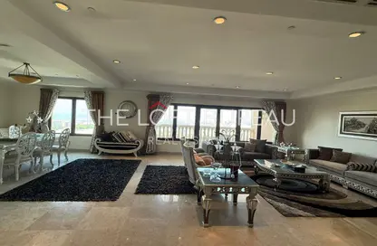 Apartment - 3 Bedrooms - 3 Bathrooms for rent in Tower 16 - Porto Arabia - The Pearl Island - Doha