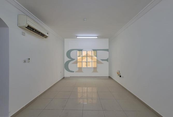 954278 - Property Image 2