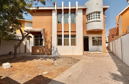 Villa - 4 Bedrooms - 5 Bathrooms for rent in Duhail Villas - Al Duhail - Doha