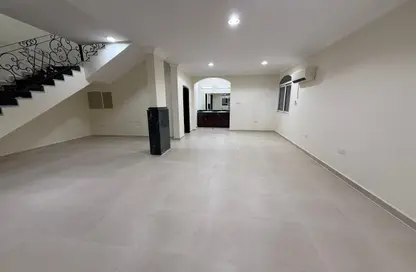 مجمع سكني - 3 غرف نوم - 4 حمامات للايجار في فلل عين خالد - عين خالد - الدوحة
