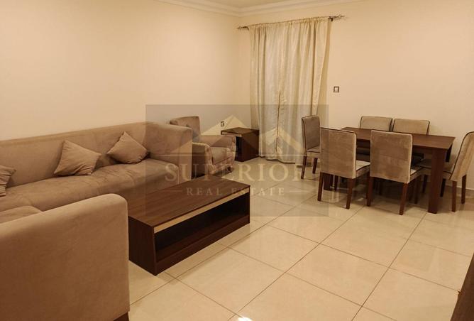 960832 - Property Image 2