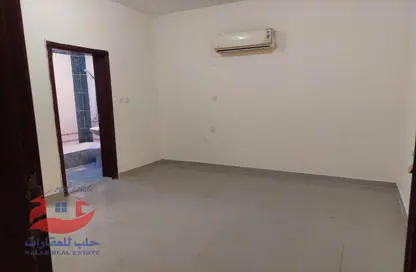 Empty Room image for: Apartment - 1 Bathroom for rent in Al Gharrafa - Al Gharrafa - Doha, Image 1