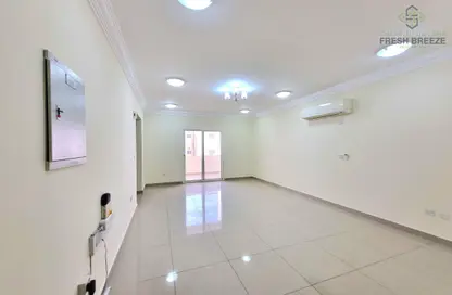 Apartment - 3 Bedrooms - 4 Bathrooms for rent in Umm Ghuwailina 4 - Umm Ghuwailina - Doha