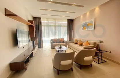 Living Room image for: Apartment - 2 Bedrooms - 2 Bathrooms for rent in Al Messila - Al Messila - Doha, Image 1